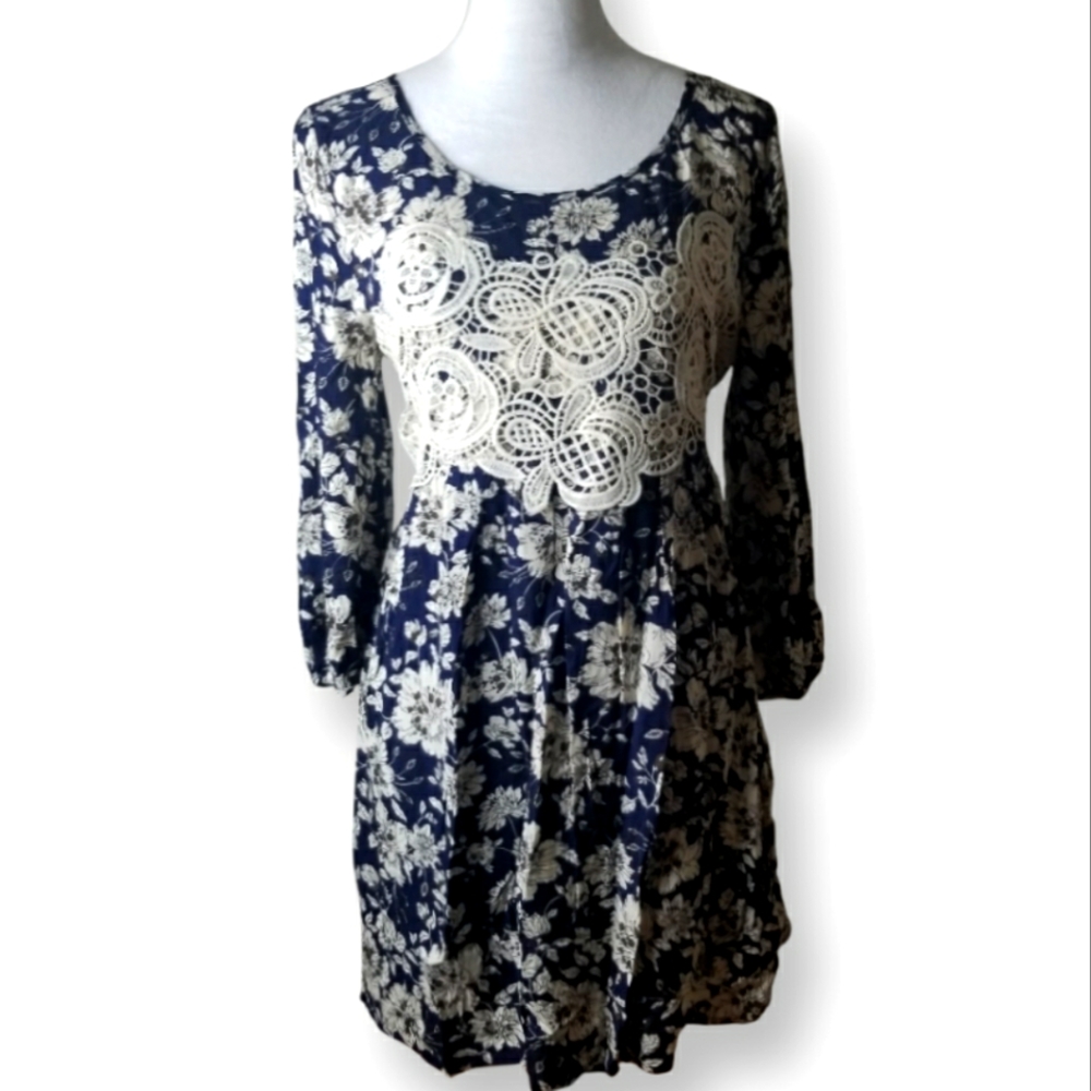 Entro Navy Blue & White Embroidered Floral Print With Lace Overlay Shift Dress